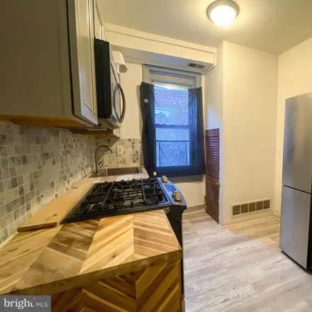 Image 6 - 3284 North Carlisle Street, Philadelphia, PA 19140, USA - House for sale