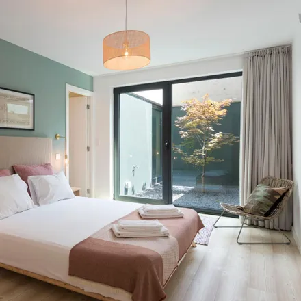 Rent this 2 bed apartment on Bufete Olímpico in Rua de Miguel Bombarda, 4050-377 Porto