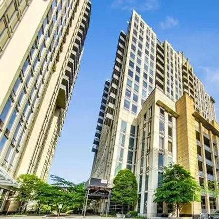 Rent this 3 bed condo on Two River Place in 718-720 North Larrabee Street, Chicago