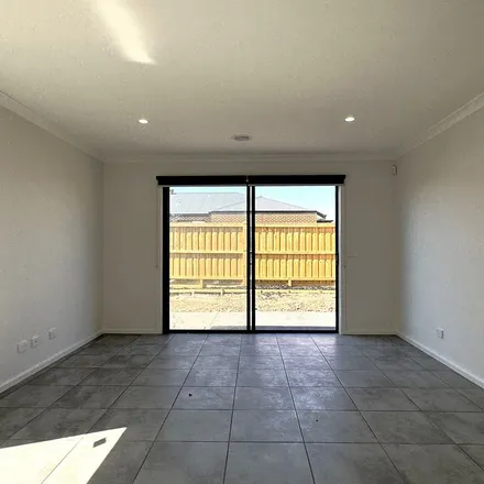 Image 2 - Hopbush Street, Beveridge VIC 3753, Australia - Apartment for rent