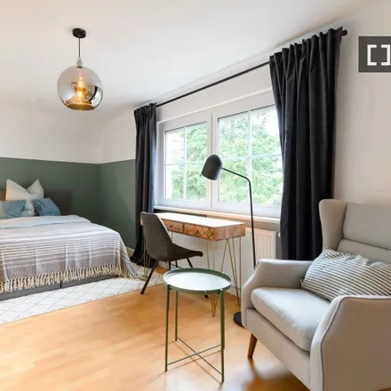Rent this 4 bed room on Traubergstraße 48 in 70186 Stuttgart, Germany