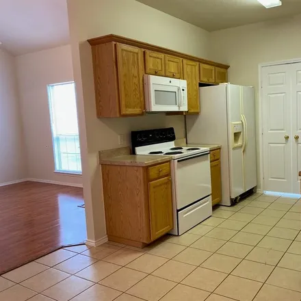 Image 3 - Cresent Springs Drive, Crowley, TX 76097, USA - Duplex for rent