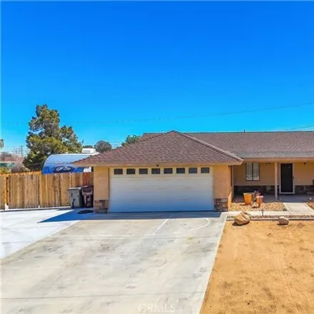 Buy this 3 bed house on 7215 Hanford Avenue in Yucca Valley, CA 92284