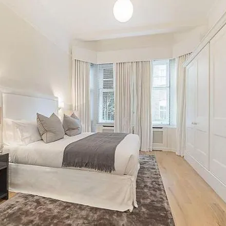 Rent this 3 bed apartment on 229 Sussex Gardens in London, W2 2RL