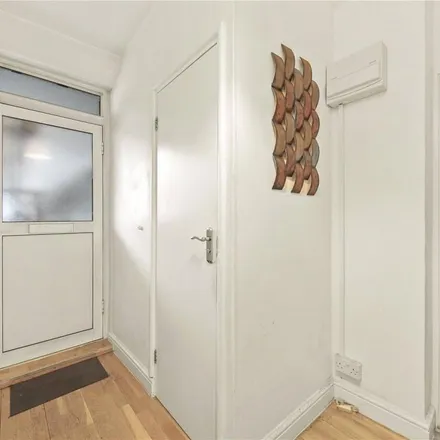 Rent this 3 bed apartment on Cliff Road in London, NW1 9AR