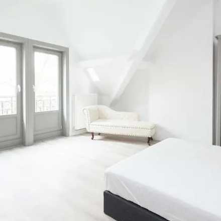 Rent this 2 bed apartment on Avenue Van Volxem - Van Volxemlaan 192 in 1190 Forest - Vorst, Belgium