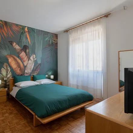 Rent this 3 bed room on Via Riva di Trento in 20139 Milan MI, Italy