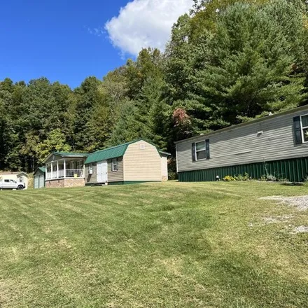 Image 4 - 297 Freind Street, Clintwood, Dickenson County, VA 24228, USA - Apartment for sale