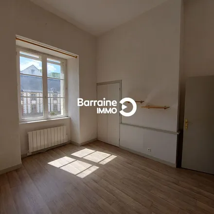 Image 2 - 42 Quai du Leon, 29600 Morlaix, France - Apartment for rent