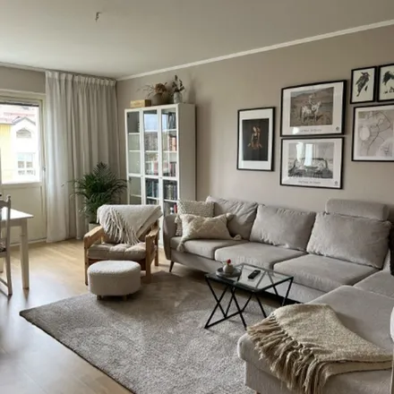 Rent this 3 bed apartment on Unionsgatan in 302 50 Halmstad, Sweden