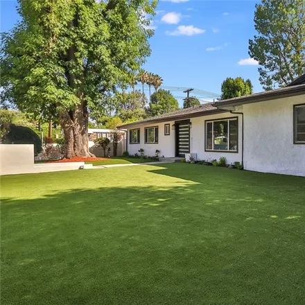 Image 1 - 5656 Valley Circle Boulevard, Los Angeles, CA 91367, USA - House for sale