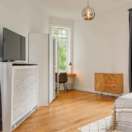 Rent this 5 bed room on Klosterallee 67 in 20144 Hamburg, Germany