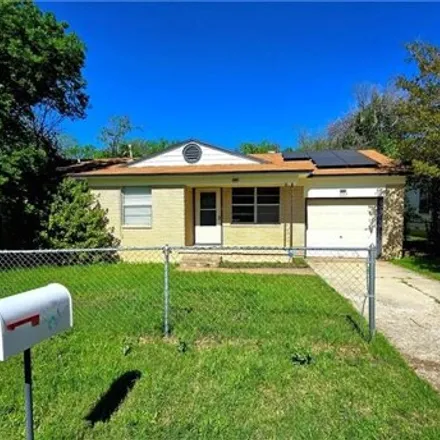 Buy this 3 bed house on 620 North 11th Street in Copperas Cove, Coryell County