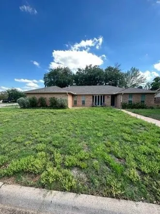 Rent this 4 bed house on 3 Lawrence Circle in Abilene, TX 79605