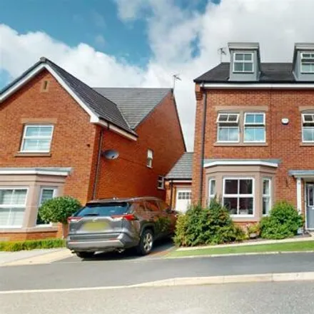 Buy this 5 bed duplex on St Thomas of Canterbury Catholic Primary School in Saint Thomas Close, St Helens