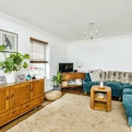 Image 4 - Fusilier Way, Weedon Bec, NN7 4TH, United Kingdom - House for rent