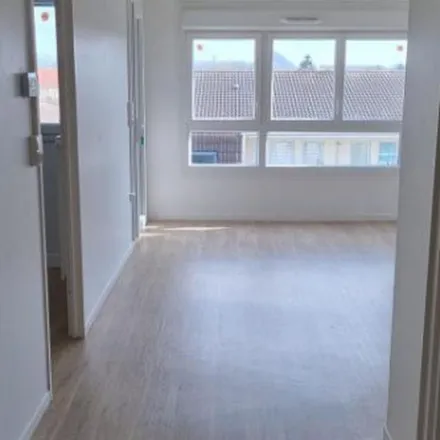 Rent this 2 bed apartment on 5 Rue Alphonse Décatoire in 62670 Mazingarbe, France