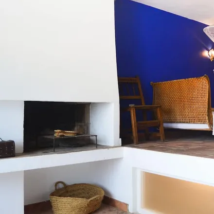 Rent this 3 bed townhouse on 17488 Cadaqués
