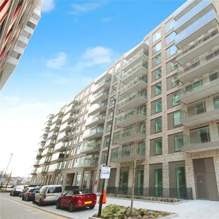 Rent this 3 bed apartment on James Cook House in Bonnet Street, London