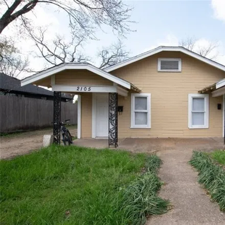 Image 2 - 2107 Madera St, Dallas, Texas, 75206 - House for sale
