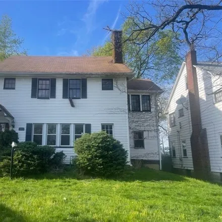 Image 1 - 2975 Hampshire Road, Cleveland Heights, OH 44118, USA - House for sale