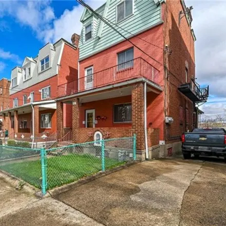 Buy this studio house on Oakland Way in Pittsburgh, PA 15260