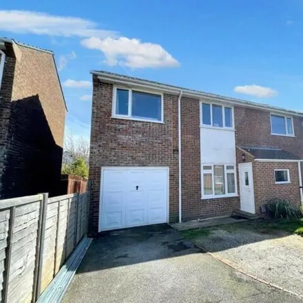 Buy this 5 bed house on Turnpike Close in Peacehaven, BN10 8BU