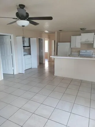 Image 3 - 2012 Wedgewood Plaza Drive, Riviera Beach, FL 33404, USA - House for rent