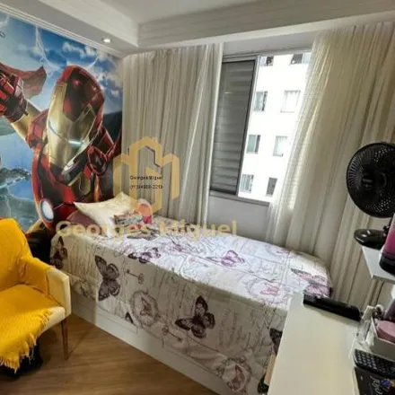 Buy this 3 bed apartment on Rua Laudo Ferreira de Camargo in Parque São Vicente, Mauá - SP