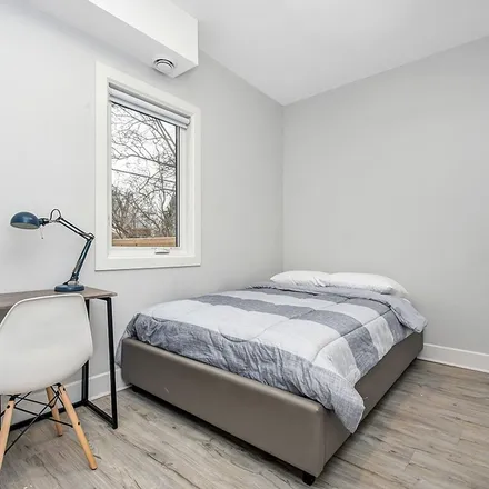 Image 1 - 18 McArthur Avenue, Ottawa, ON K1K 1K4, Canada - Apartment for rent