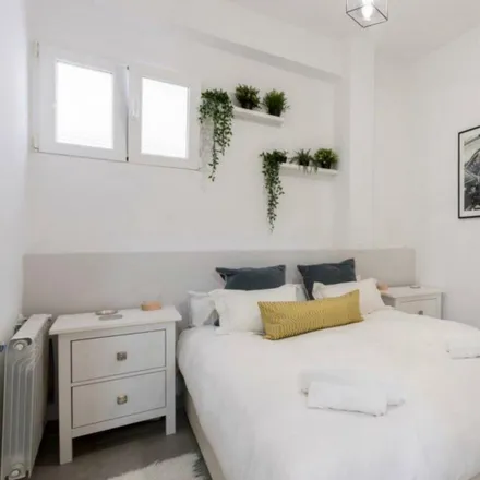 Rent this 2 bed apartment on Madrid in El Sainete, Calle de Segovia