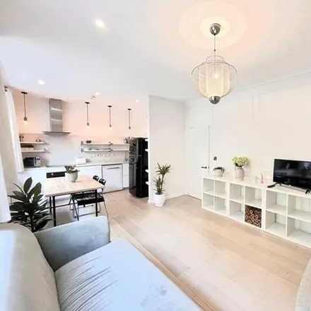 Rent this 2 bed apartment on Gifford Street in London, N1 0DF