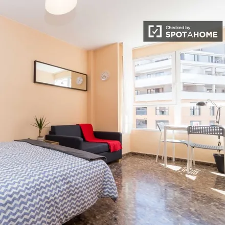 Rent this 5 bed room on Camí de Penya-roja in 11, 46023 Valencia