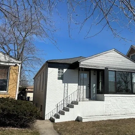 Buy this 2 bed house on 5643 North Northcott Avenue in Chicago, IL 60631