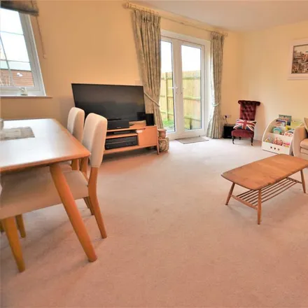 Image 3 - Brudenell Close, Amersham, HP6 6FH, United Kingdom - Townhouse for rent