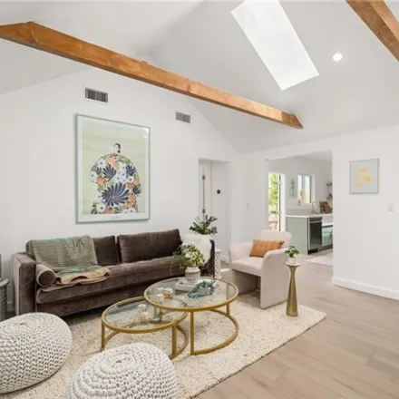 Image 4 - 5523 Stratford Road, Los Angeles, CA 90042, USA - House for sale