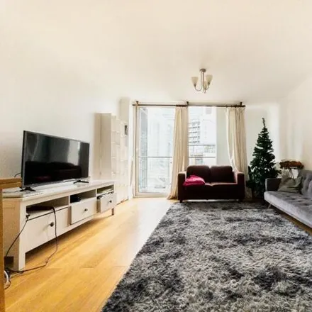Rent this 2 bed room on 116-181 Boardwalk Place in London, E14 5SG