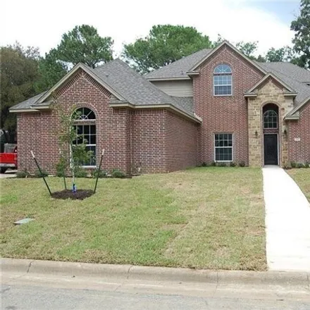Rent this 5 bed house on 1879 Hillvalley Drive in Arlington, TX 76013