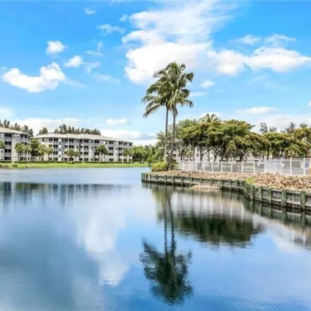Image 1 - 16685 Lake Circle Dr Apt 1023, Fort Myers, Florida, 33908 - Condo for sale