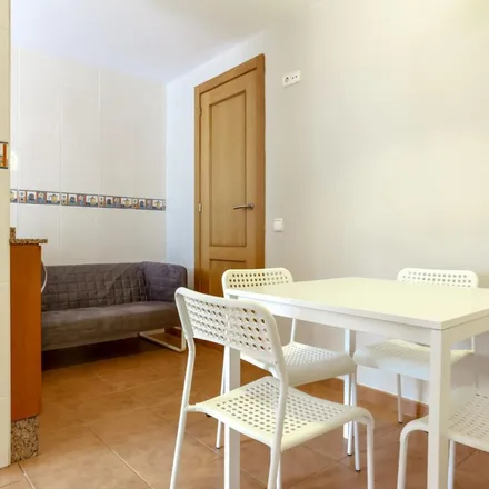 Rent this 6 bed apartment on Carrer del Marqués de Zenete in 13, 46007 Valencia