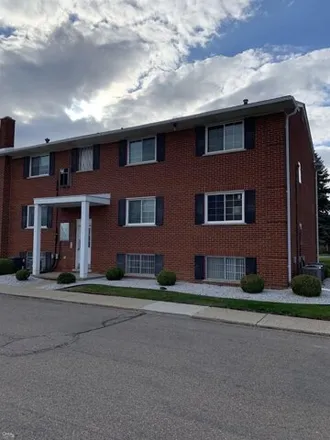 Image 1 - 8210 Crestview Drive, Sterling Heights, MI 48312, USA - Condo for sale
