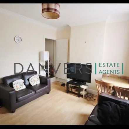 Image 2 - Harrow Stores, Harrow Road, Leicester, LE3 0JW, United Kingdom - Apartment for rent