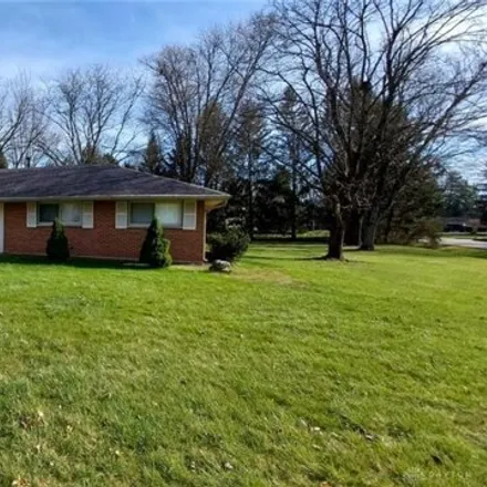 Buy this 3 bed house on 256 Roanne Court in Centerville, OH 45458