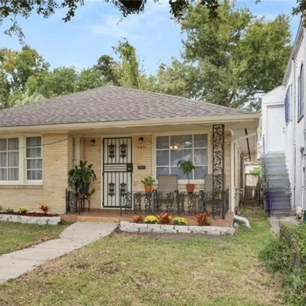 Buy this 3 bed house on 4413 Fontainebleau Drive in New Orleans, LA 70125