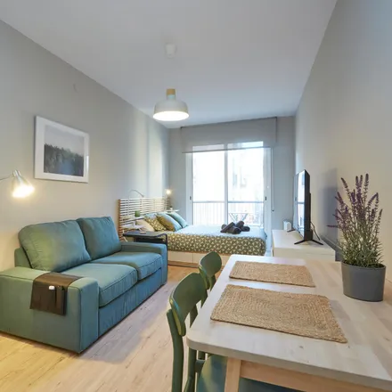 Rent this studio apartment on Carrer de Septimània in 61, 08006 Barcelona