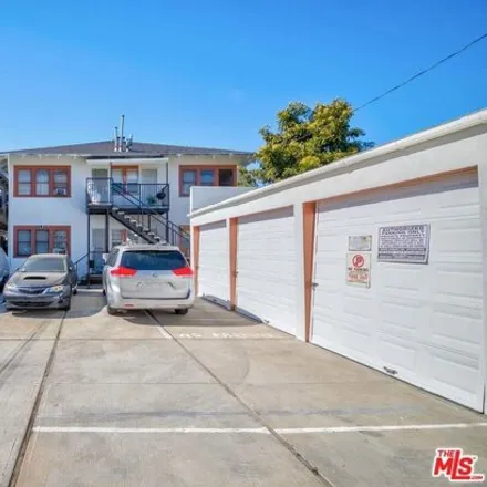 Image 3 - 1401 Orchard Avenue, Los Angeles, CA 90006, USA - House for sale