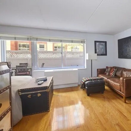 Image 3 - 534 West 24th Street, New York, NY 10011, USA - Condo for rent