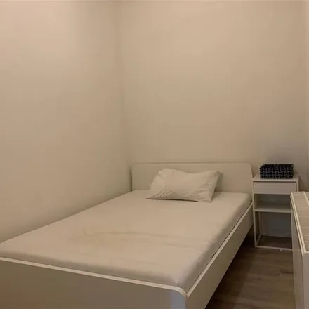 Rent this 4 bed apartment on Schepen Dejonghstraat 38 in 3800 Sint-Truiden, Belgium