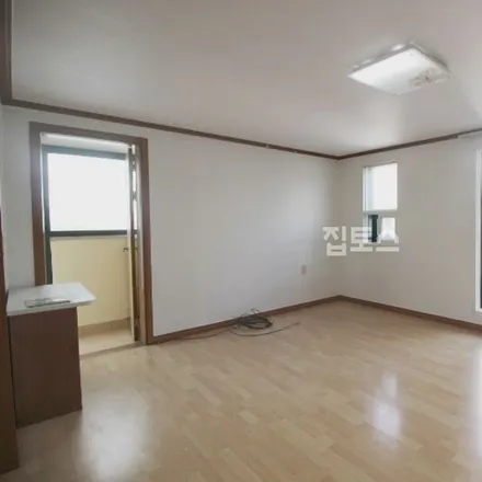 Rent this studio apartment on 서울특별시 강남구 역삼동 664-24