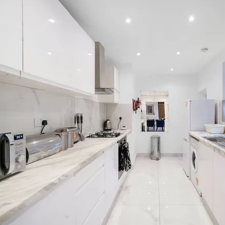 Image 5 - London, W12 0RT, United Kingdom - House for rent
